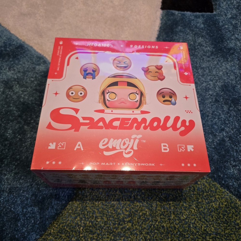 2025 Mega Space Molly Emoji Sealed Case 100%